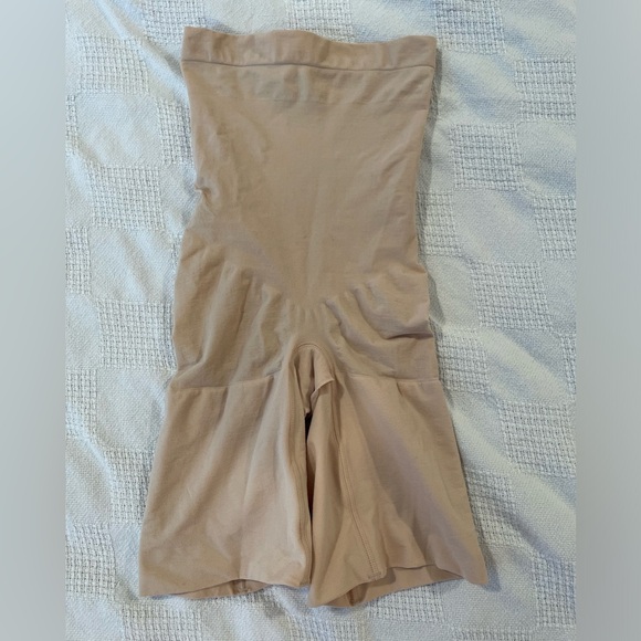 Spanx Higher Power Short High Waisted Shaper Shorts Soft Nude Women's medium - Picture 2 of 4